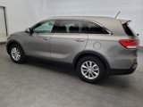 Used 2017 Kia Sorento LX image 3