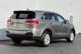Used 2017 Kia Sorento LX w/ LX Convenience Package image 4