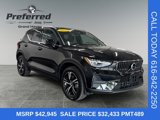 Used 2025 Volvo XC40 B5 Core image 3