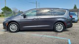 Used 2019 Chrysler Pacifica Touring-L image 6