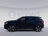 Used 2020 Volvo XC40 T5 Momentum image 2