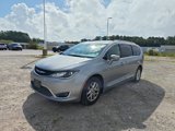 Used 2020 Chrysler Pacifica Touring-L image 3
