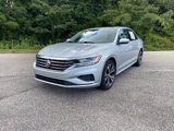 Used 2021 Volkswagen Passat 2.0T SE image 2