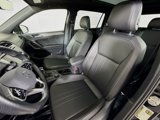 Used 2022 Volkswagen Tiguan SE R-Line image 5