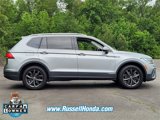Used 2022 Volkswagen Tiguan SE image 2