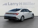 New 2025 Hyundai Elantra SE image 4