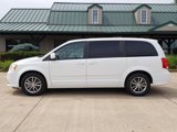 Used 2016 Dodge Grand Caravan SE image 2