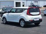 Used 2022 Kia Soul LX image 4