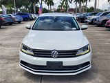 Used 2017 Volkswagen Jetta SE image 2