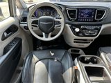 Used 2018 Chrysler Pacifica Limited w/ Advanced Safetytec Group image 2