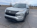 Used 2022 Mitsubishi Outlander ES image 3