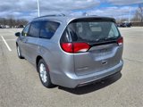 Used 2018 Chrysler Pacifica Touring-L Plus image 6