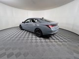 Used 2022 Hyundai Elantra SEL w/ Convenience Package image 3