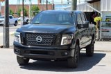 Used 2018 Nissan Titan SV w/ SV Convenience Package image 3