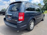 Used 2009 Chrysler Town & Country Touring image 5