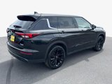 Used 2022 Mitsubishi Outlander SE image 3