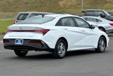 New 2025 Hyundai Elantra SE image 3