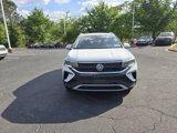 Certified 2022 Volkswagen Taos SE image 3