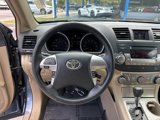 Used 2012 Toyota Highlander SE image 2