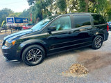 Used 2017 Dodge Grand Caravan GT image 3