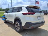 Used 2021 Nissan Rogue SV image 2