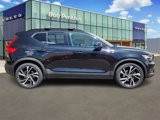 Used 2022 Volvo XC40 T5 R-Design w/ Climate Package image 2