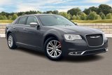 Used 2017 Chrysler 300 C image 2