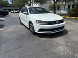 Used 2017 Volkswagen Jetta SE image 3