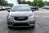 Used 2023 Chrysler Pacifica Touring-L image 3