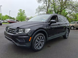 Used 2019 Volkswagen Tiguan SE w/ Panoramic Sunroof Package image 3