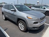 Used 2015 Jeep Cherokee Latitude w/ Comfort/Convenience Group image 2