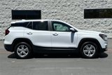 Used 2024 GMC Terrain SLE image 3