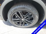 Used 2022 Volkswagen Tiguan SE R-Line image 5