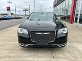 Used 2018 Chrysler 300 Limited image 2