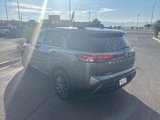 Used 2024 Nissan Pathfinder SV image 4
