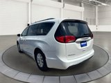 Used 2019 Chrysler Pacifica Touring-L image 2