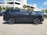 Used 2022 Mitsubishi Outlander SE image 3