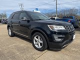 Used 2017 Ford Explorer XLT w/ Equipment Group 202A image 3