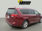 Used 2017 Chrysler Pacifica Limited w/ Advanced Safetytec Group image 3