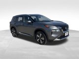 Used 2023 Nissan Rogue Platinum w/ Platinum Premium Package image 2