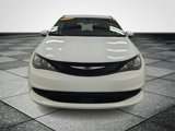 Used 2022 Chrysler Voyager LX image 2