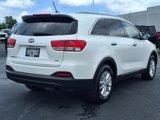 Used 2017 Kia Sorento LX image 4