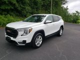 Used 2024 GMC Terrain SLE image 2