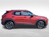 Used 2024 Chevrolet TrailBlazer LT image 2