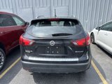 Used 2017 Nissan Rogue Sport SV image 3