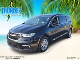 Used 2023 Chrysler Pacifica Touring-L image 2