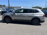 Used 2022 Volkswagen Tiguan SE image 4