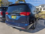 Used 2017 Chrysler Pacifica Limited image 4