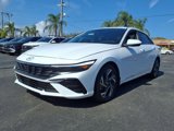 Certified 2024 Hyundai Elantra SEL w/ Convenience Package image 3