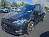 Used 2020 Chrysler Pacifica Touring-L w/ Advanced Safetytec Group image 3